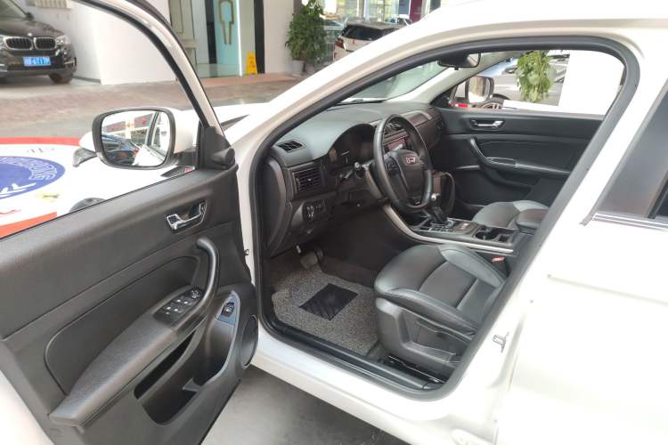 Used Qoros 5 2018 Revised Version 1.6T Automatic Leading Edition Driver Seat
