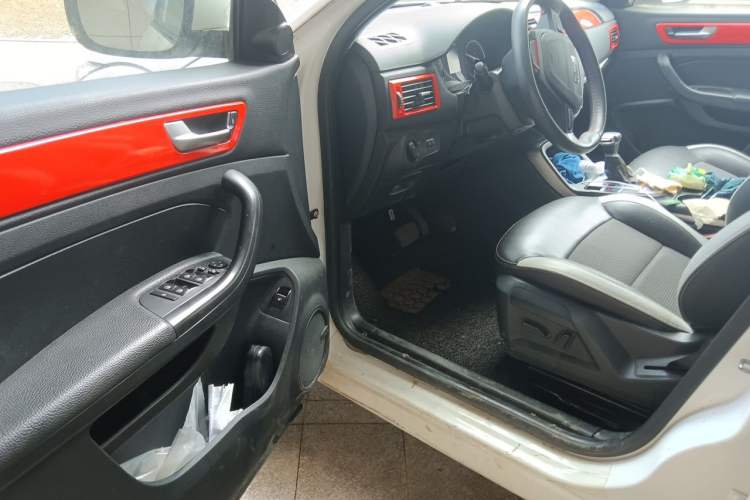 Used Qoros 5 2018 1.6T Automatic Prestige Model Driver Seat