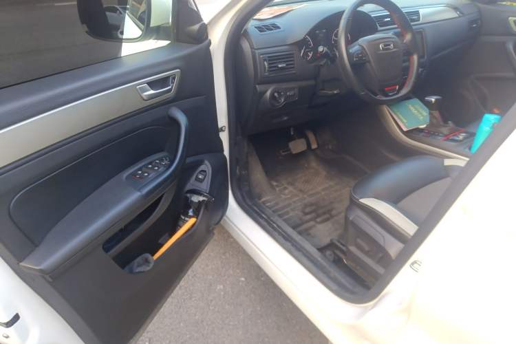 Used Qoros 5 2018 1.6T Automatic Prestige Model Driver Seat