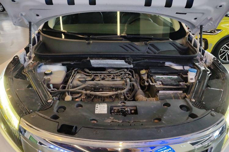 Used Qoros 5 2018 Revised Version 1.6T Automatic Leading Edition Engine Bay