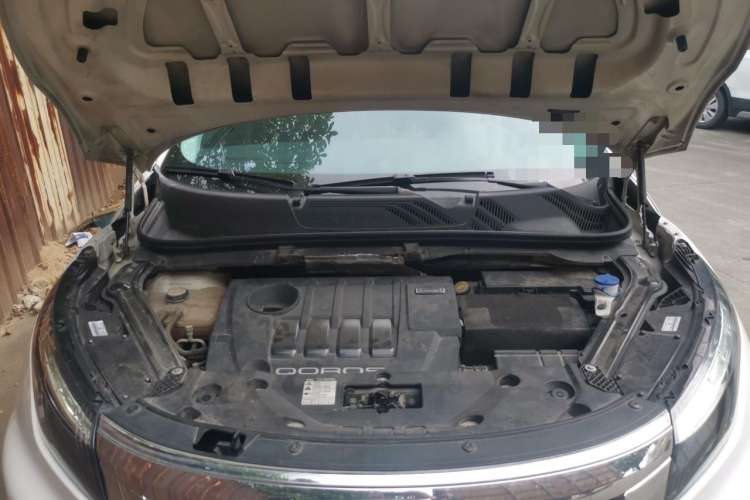 Used Qoros 5 2018 1.6T Automatic Prestige Model Engine Bay
