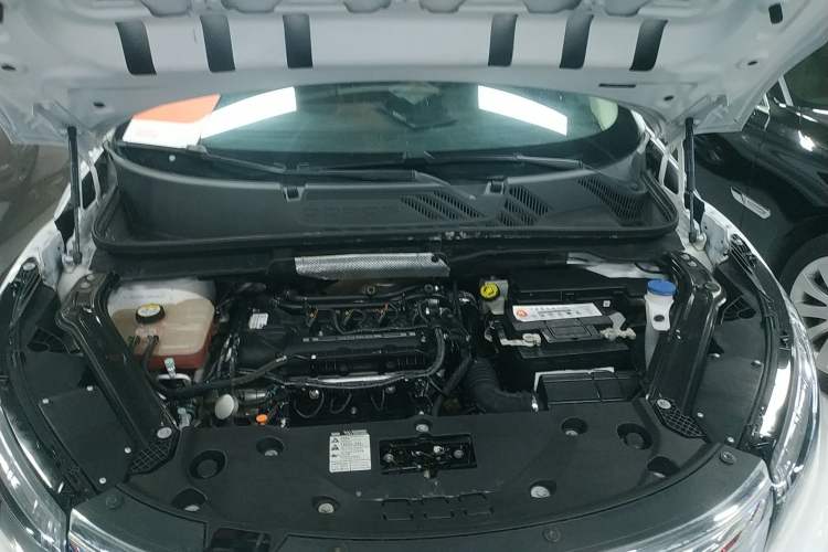 Used Qoros 5 2018 Revised Version 1.6T Automatic Leading Edition Engine Bay