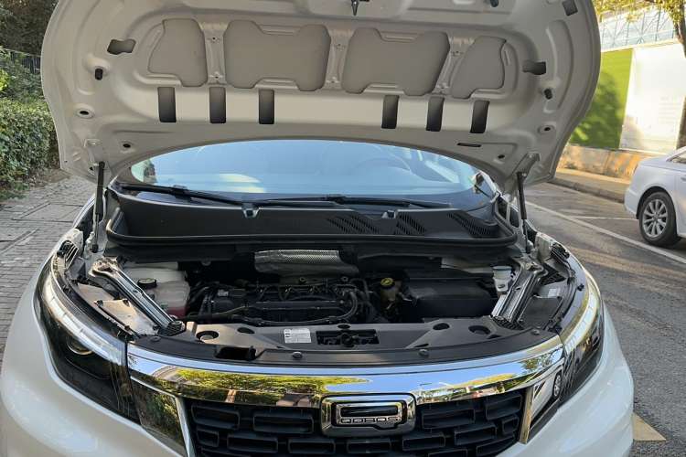 Used Qoros 5 2018 Revised Version 1.6T Automatic Leading Edition Engine Bay