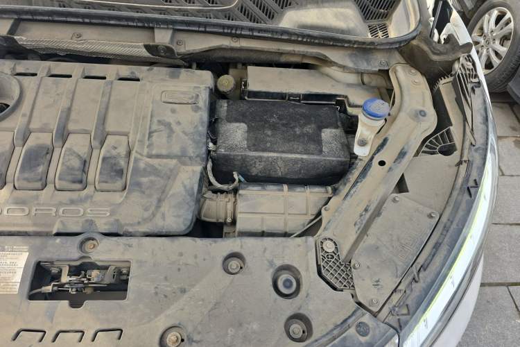 Used Qoros 5 2018 1.6T Automatic Prestige Model Engine Bay Left