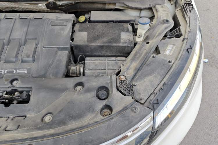Used Qoros 5 2018 1.6T Automatic Prestige Model Engine Bay Left