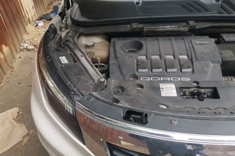 Used Qoros 5 2018 1.6T Automatic Prestige Model Engine Bay Right