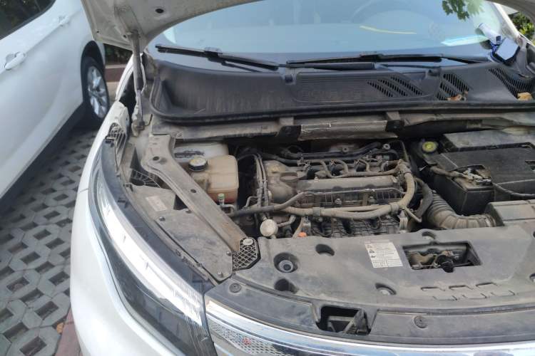 Used Qoros 5 2018 Revised 1.6T Automatic Luxury Version Engine Bay Right
