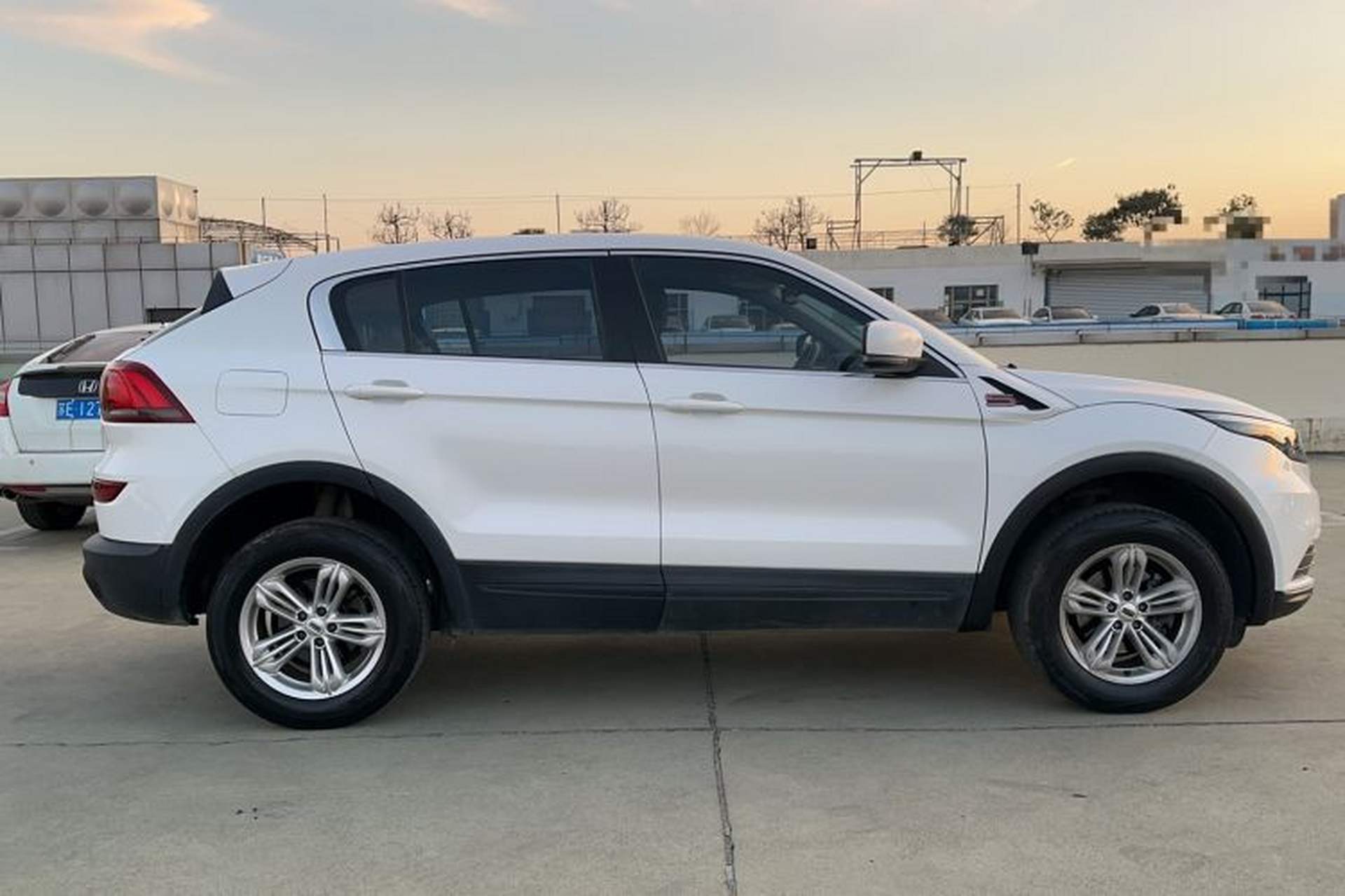 Used Qoros 5 2018 Revised Version 1.6T Automatic Leading Edition Exterior 7