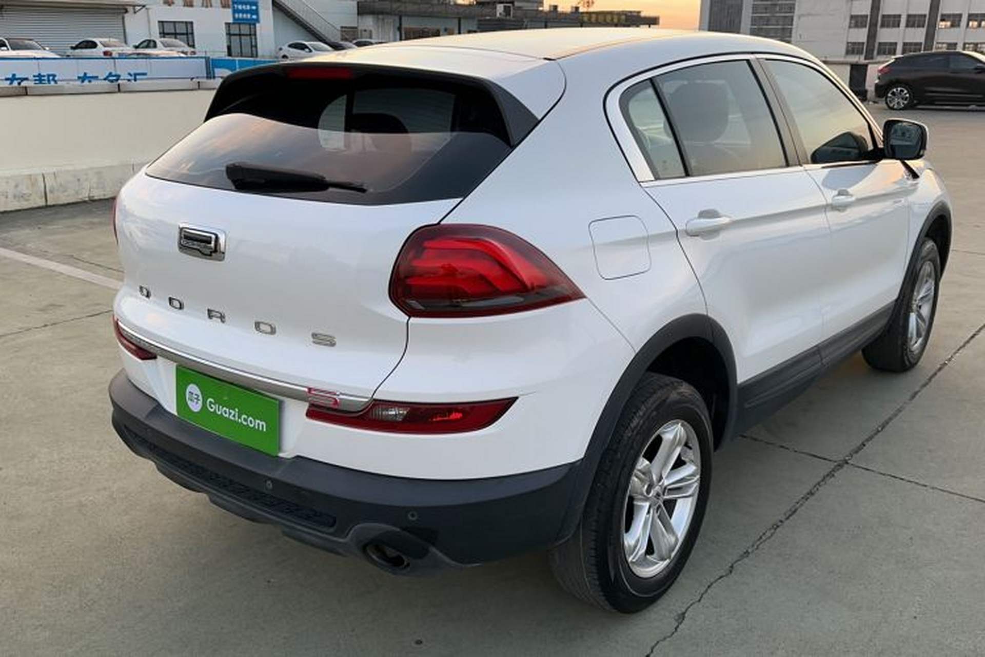 Used Qoros 5 2018 Revised Version 1.6T Automatic Leading Edition Exterior 8