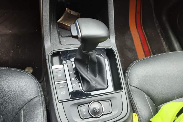 Used Qoros 5 2018 Revised Version 1.6T Automatic Leading Edition Gear Lever