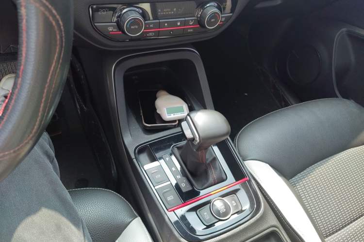 Used Qoros 5 2018 1.6T Automatic Prestige Model Gear Lever