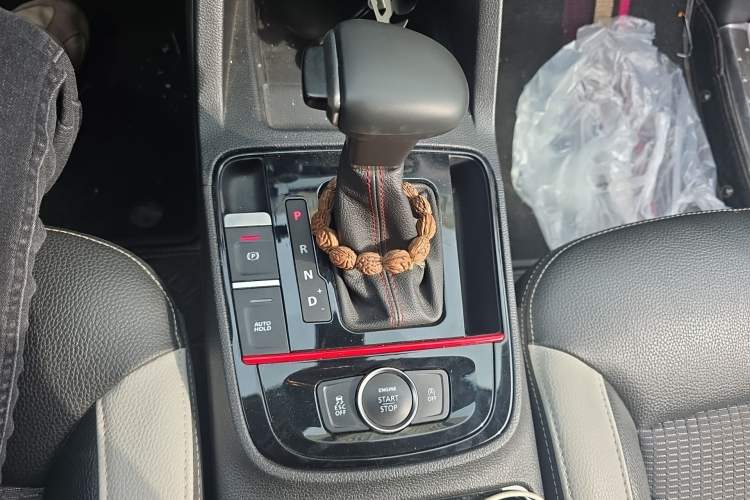 Used Qoros 5 2018 1.6T Automatic Prestige Model Gear Lever