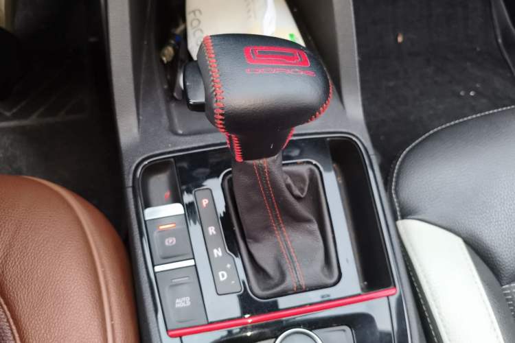 Used Qoros 5 2018 Revised 1.6T Automatic Luxury Version Gear Lever
