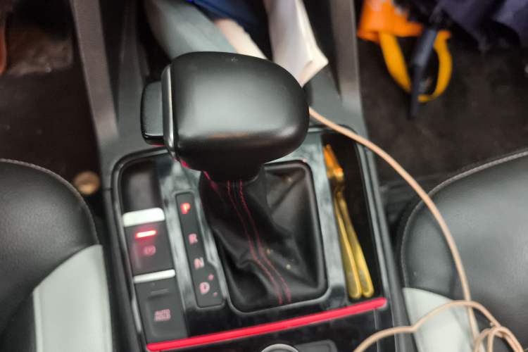 Used Qoros 5 2018 Revised 1.6T Automatic Luxury Version Gear Lever