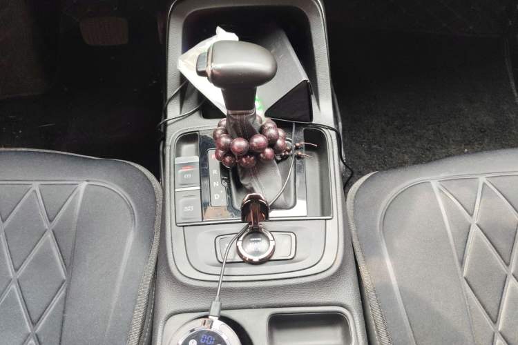 Used Qoros 5 2018 Revised Version 1.6T Automatic Leading Edition Gear Lever