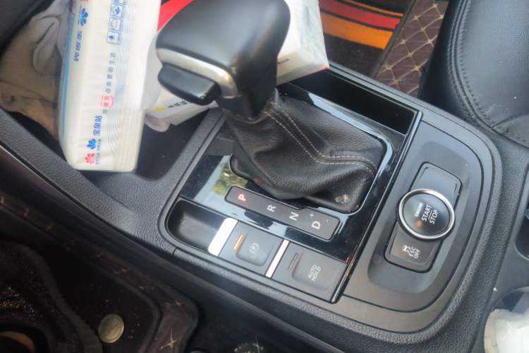Used Qoros 5 2018 1.6T Automatic Leading Model Gear Lever