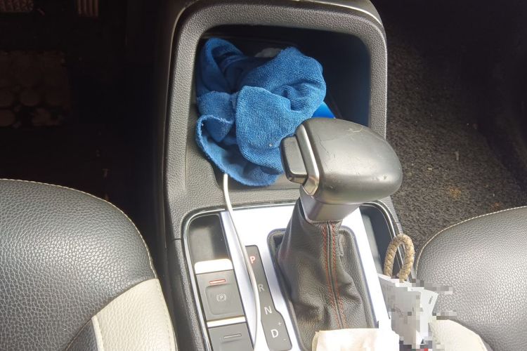 Used Qoros 5 2018 1.6T Automatic Prestige Model Gear Lever