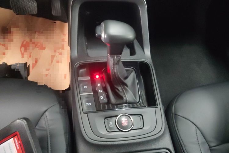 Used Qoros 5 2018 Revised Version 1.6T Automatic Leading Edition Gear Lever