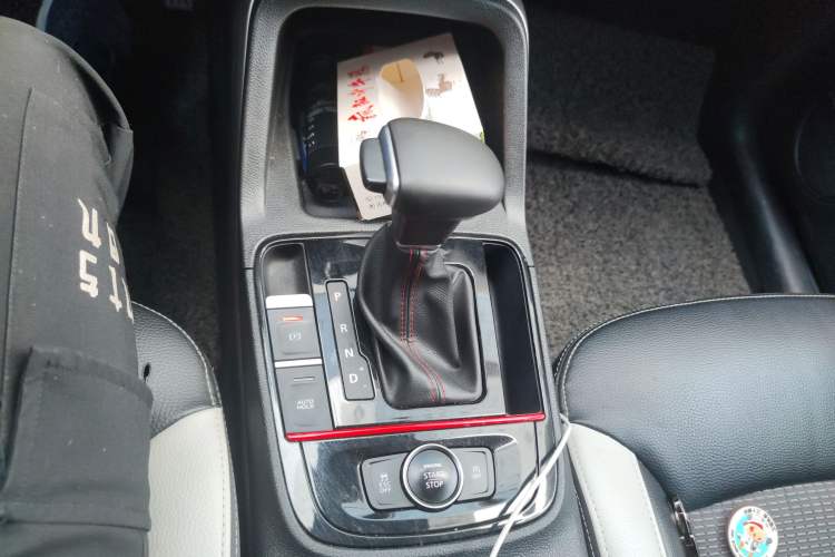 Used Qoros 5 2018 Revised 1.6T Automatic Luxury Version Gear Lever