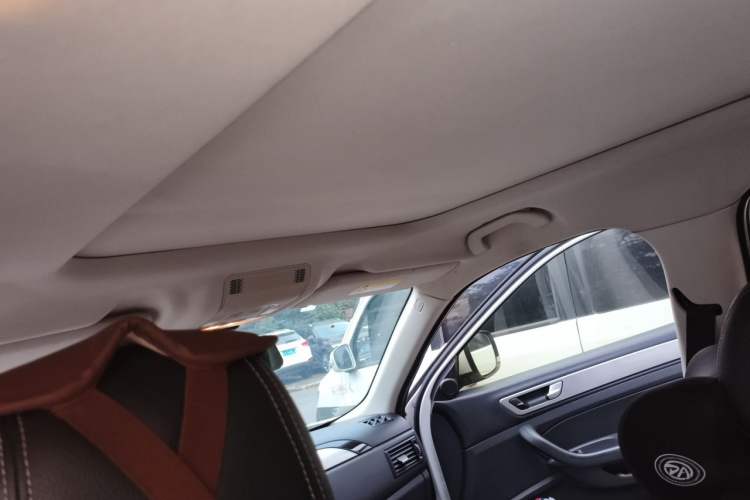 Used Qoros 5 2018 Revised 1.6T Automatic Luxury Version Headliner
