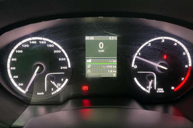 Used Qoros 5 2018 Revised Version 1.6T Automatic Leading Edition Instrument Cluster