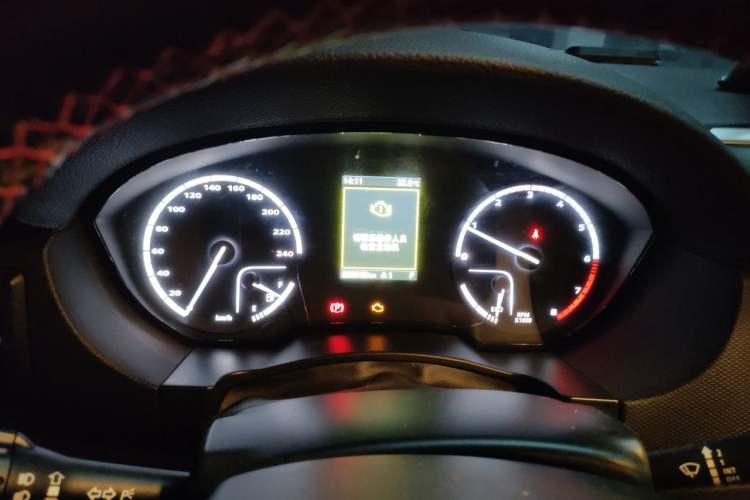Used Qoros 5 2018 Revised Version 1.6T Automatic Leading Edition Instrument Cluster