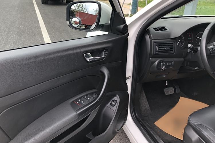 Used Qoros 5 2018 Revised Version 1.6T Automatic Leading Edition Interior 1