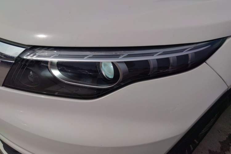 Used Qoros 5 2018 1.6T Automatic Prestige Model Left Front Headlight