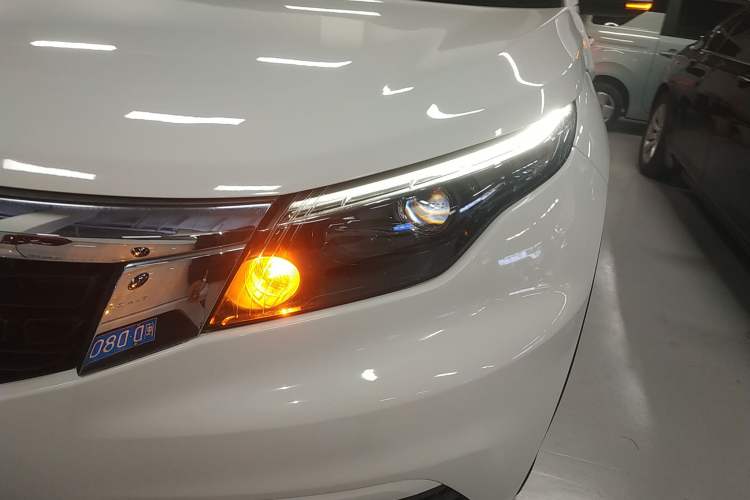 Used Qoros 5 2018 Revised Version 1.6T Automatic Leading Edition Left Front Headlight