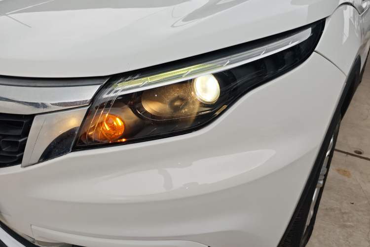 Used Qoros 5 2018 Revised Version 1.6T Automatic Leading Edition Left Front Headlight