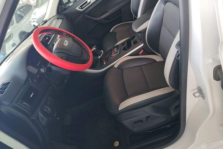 Used Qoros 5 2018 Revised 1.6T Automatic Luxury Version Left Front Seat
