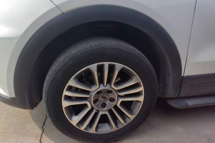 Used Qoros 5 2018 1.6T Automatic Prestige Model Left Front Wheel Hub