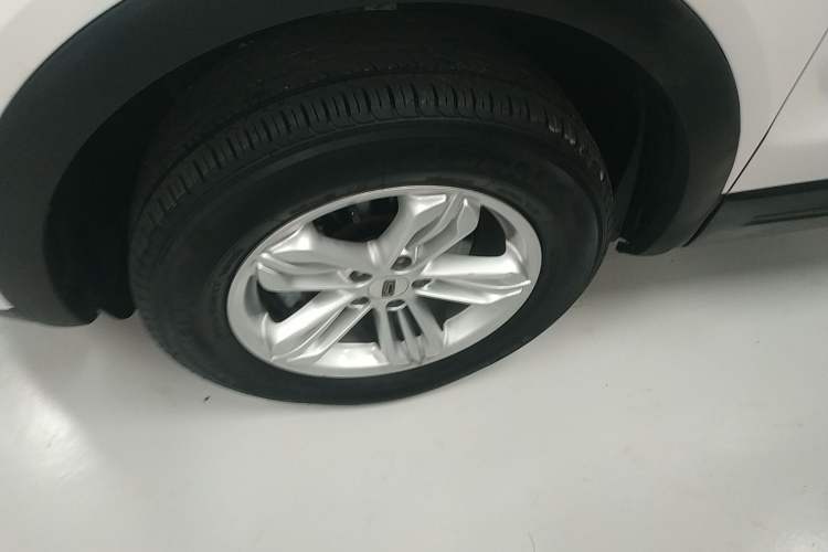 Used Qoros 5 2018 Revised Version 1.6T Automatic Leading Edition Left Front Wheel Hub