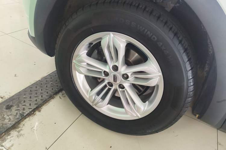 Used Qoros 5 2018 Revised Version 1.6T Automatic Leading Edition Left Front Wheel Hub