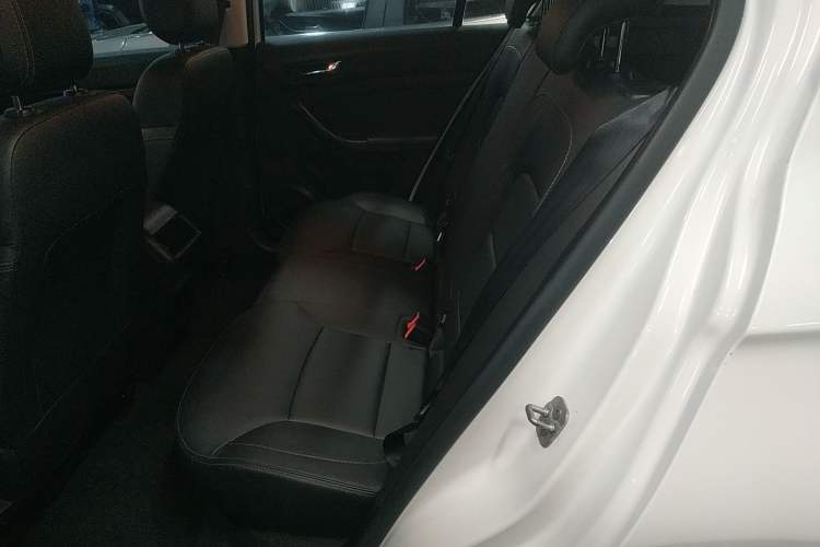 Used Qoros 5 2018 Revised Version 1.6T Automatic Leading Edition Left Rear Seat