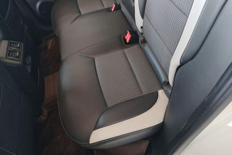 Used Qoros 5 2018 Revised 1.6T Automatic Luxury Version Left Rear Seat