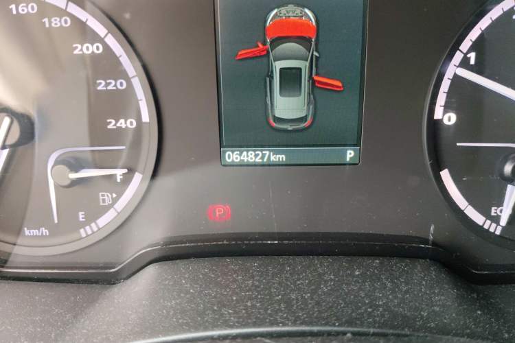 Used Qoros 5 2018 Revised Version 1.6T Automatic Leading Edition Odometer Close Up