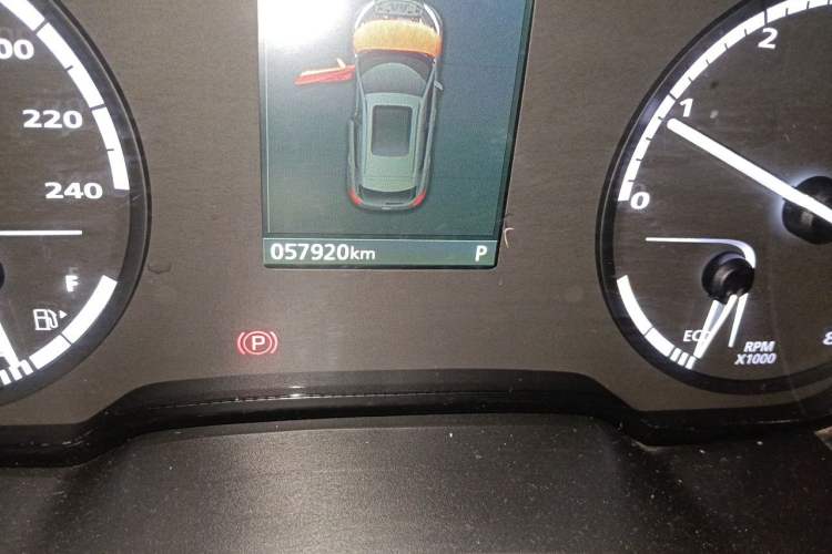 Used Qoros 5 2018 1.6T Automatic Prestige Model Odometer Close Up