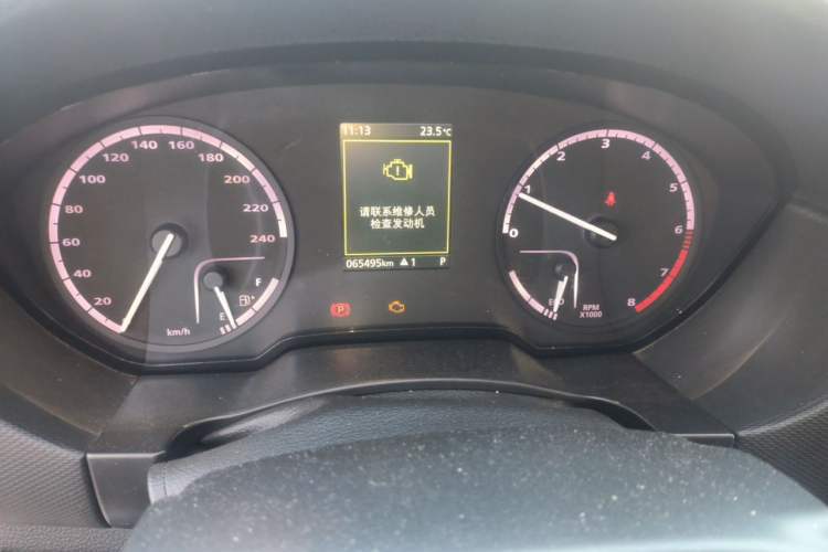 Used Qoros 5 2018 1.6T Automatic Leading Model Odometer Close Up