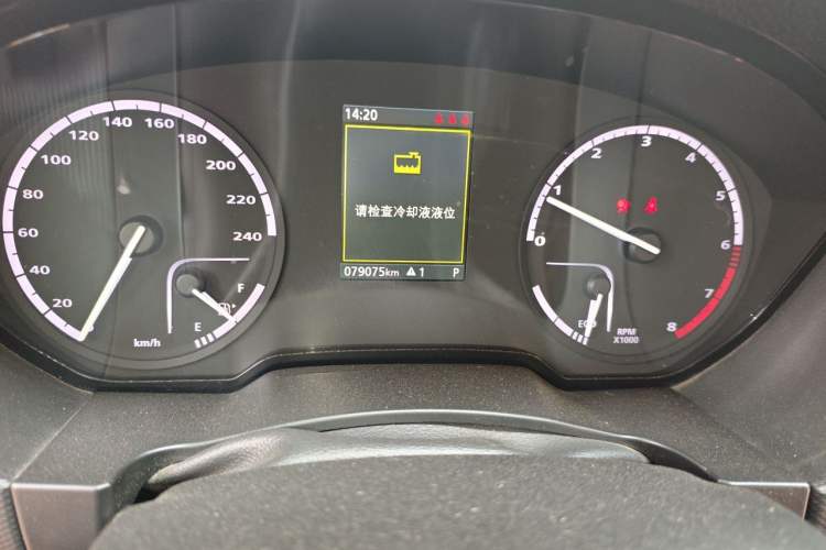 Used Qoros 5 2018 1.6T Automatic Flagship Model Odometer Close Up