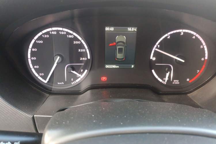 Used Qoros 5 2018 1.6T Automatic Prestige Model Odometer Close Up