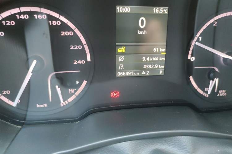 Used Qoros 5 2018 Revised 1.6T Automatic Luxury Version Odometer Close Up