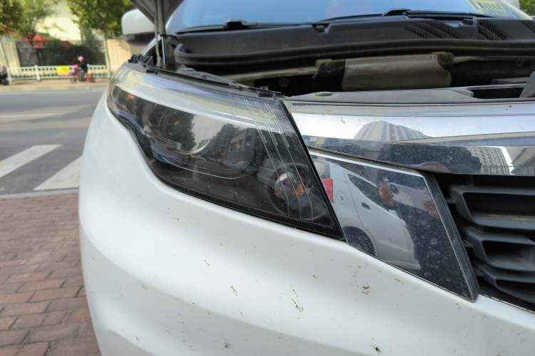 Used Qoros 5 2018 Revised Version 1.6T Automatic Leading Edition Right Front Headlight