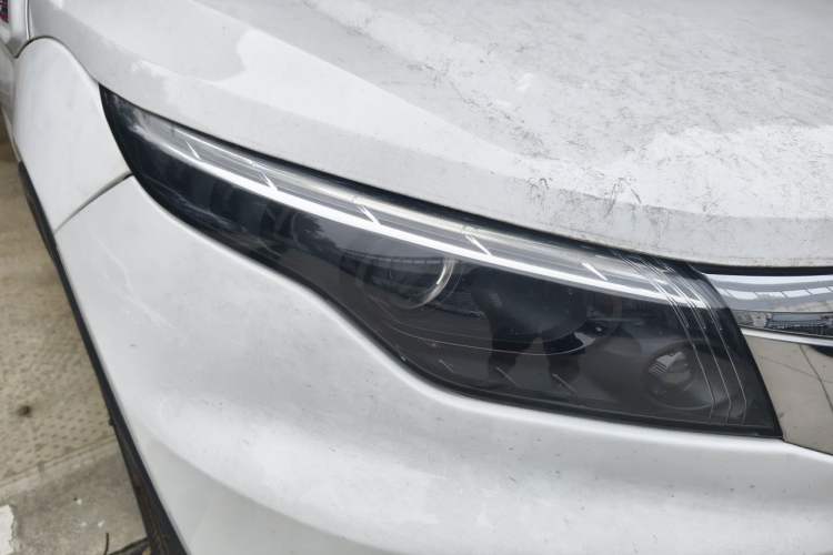 Used Qoros 5 2018 Revised Version 1.6T Automatic Leading Edition Right Front Headlight