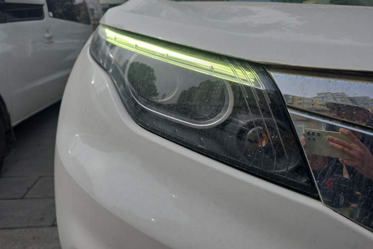 Used Qoros 5 2018 1.6T Automatic Prestige Model Right Front Headlight