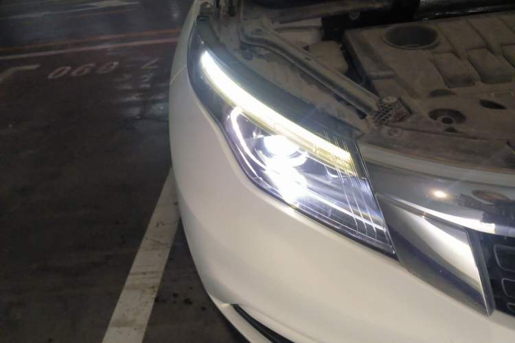 Used Qoros 5 2018 Revised 1.6T Automatic Luxury Version Right Front Headlight