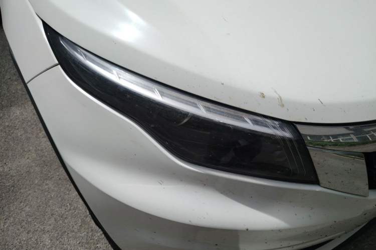 Used Qoros 5 2018 Revised Version 1.6T Automatic Leading Edition Right Front Headlight