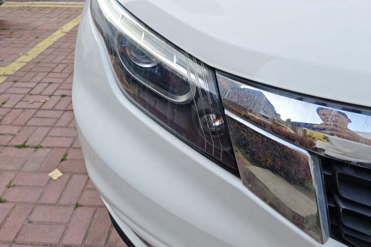 Used Qoros 5 2018 1.6T Automatic Prestige Model Right Front Headlight