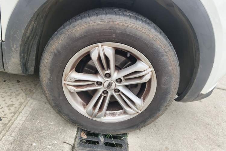 Used Qoros 5 2018 Revised Version 1.6T Automatic Leading Edition Right Front Wheel Hub