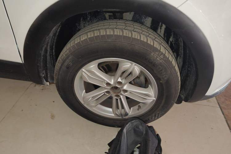 Used Qoros 5 2018 1.6T Automatic Leading Model Right Front Wheel Hub